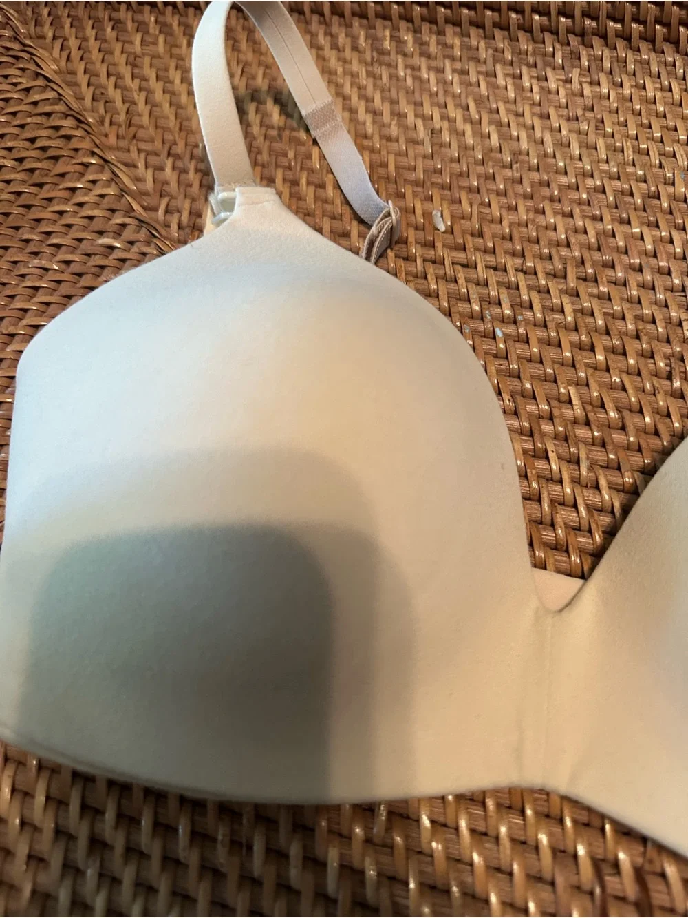 NWOT Nude Nursing Bra 32D Wireless Lined Maternity Breastfeeding Bra